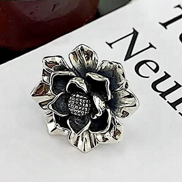 STERLING SILVER ADJUSTABLE RESIZABLE BIG FLOWER STATEMENT RINGS - Picture 9 of 10